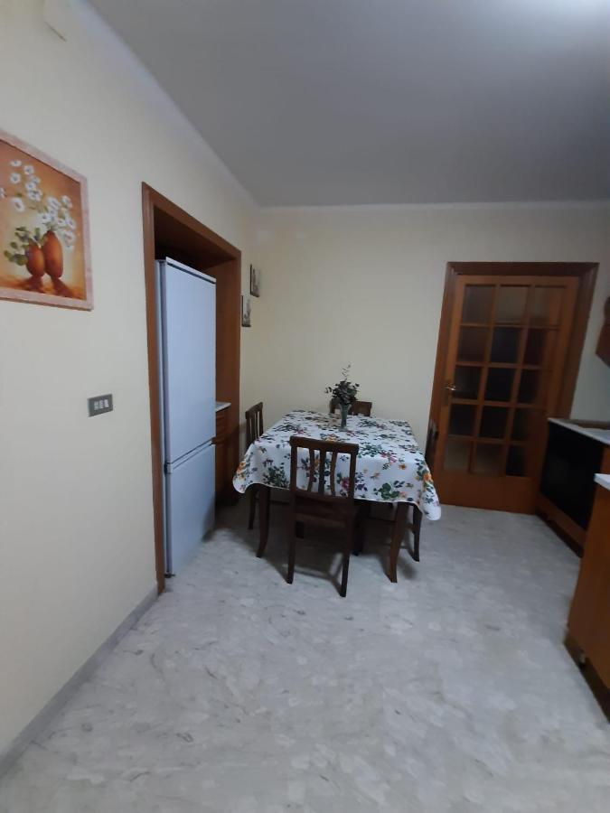 Holiday House Nel Cuore Di Bari Bagian luar foto