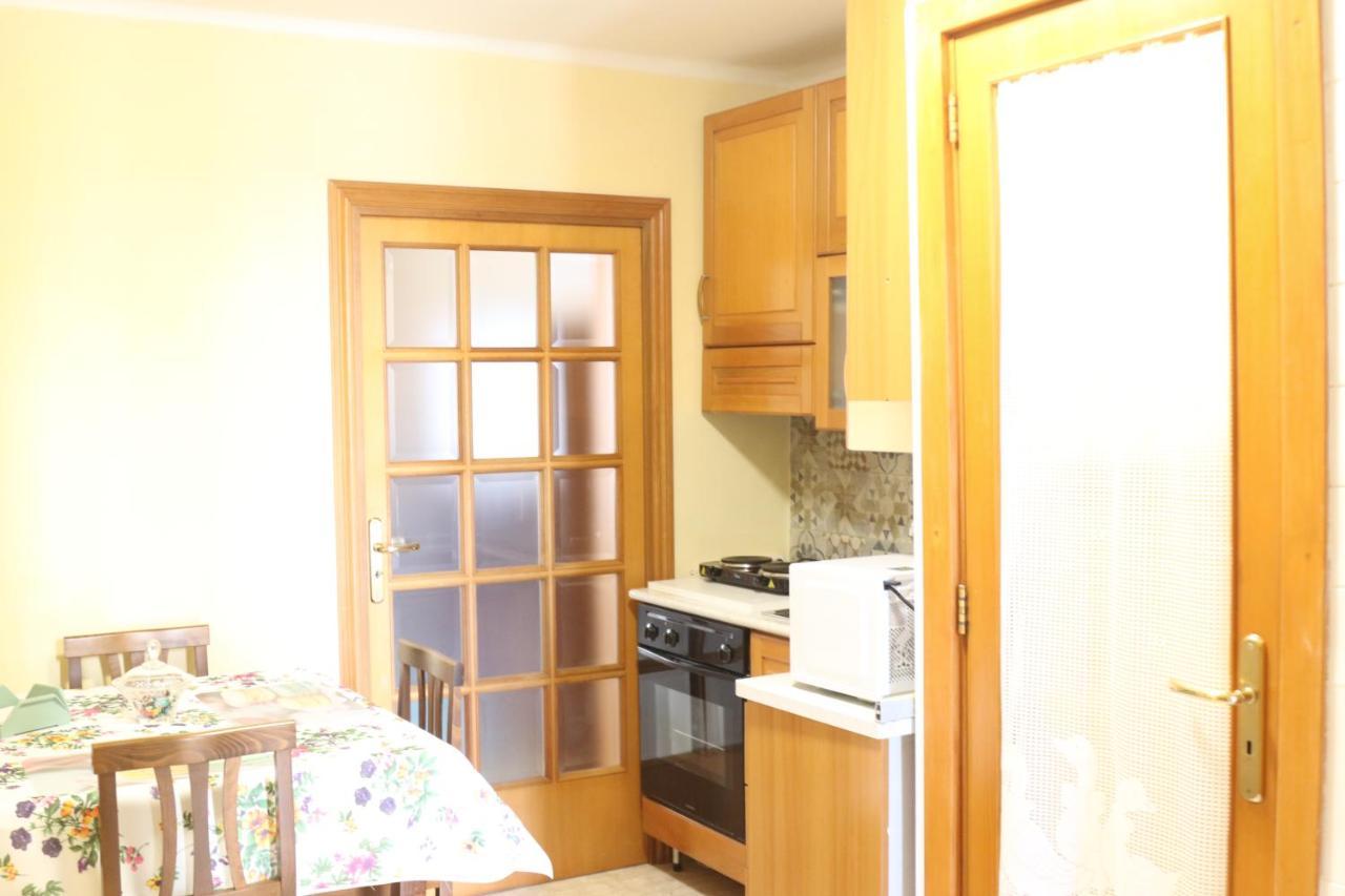 Holiday House Nel Cuore Di Bari Bagian luar foto