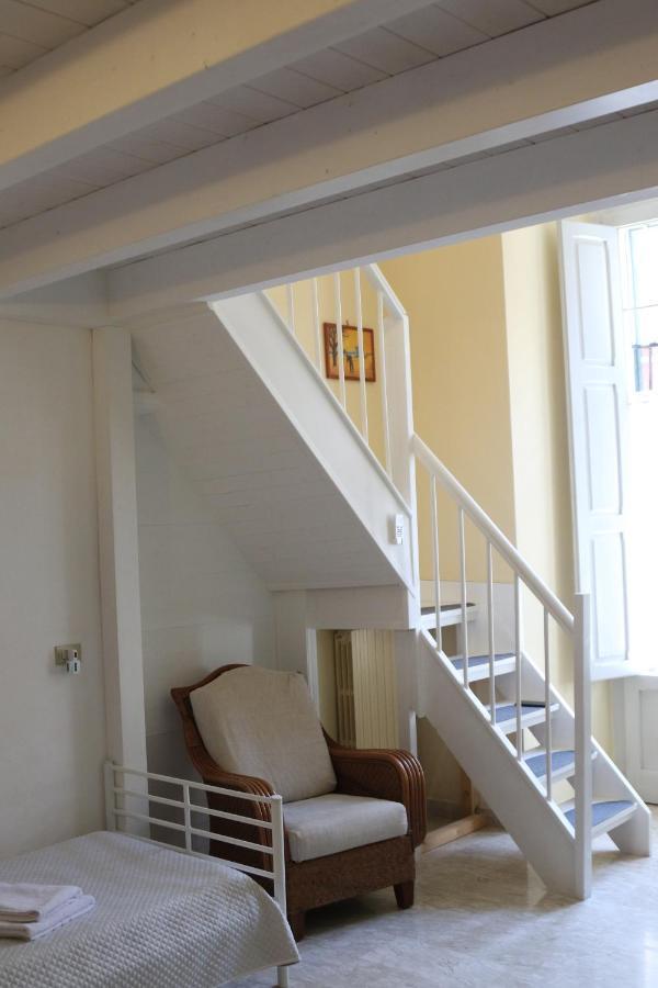 Holiday House Nel Cuore Di Bari Bagian luar foto