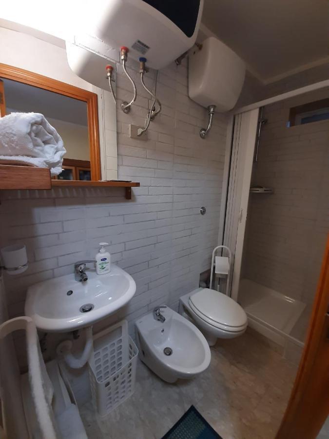 Holiday House Nel Cuore Di Bari Bagian luar foto