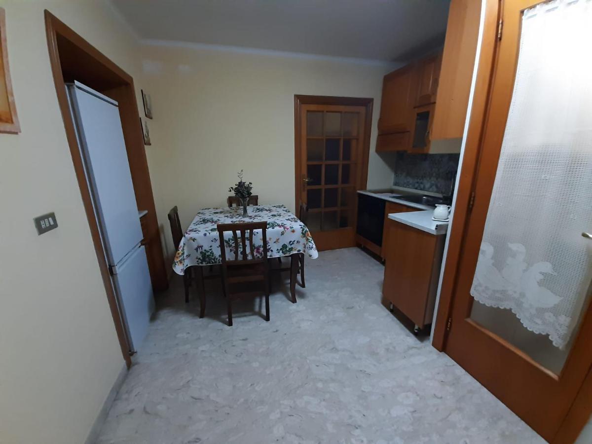 Holiday House Nel Cuore Di Bari Bagian luar foto